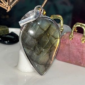 Labradorite Pendant